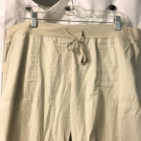 Light weight pull on pants! - Picture 4 of 5